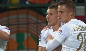 Mocno naciągany karny nie wypaczył wyniku meczu PKO Ekstraklasy dzięki bramkarzowi (VIDEO)